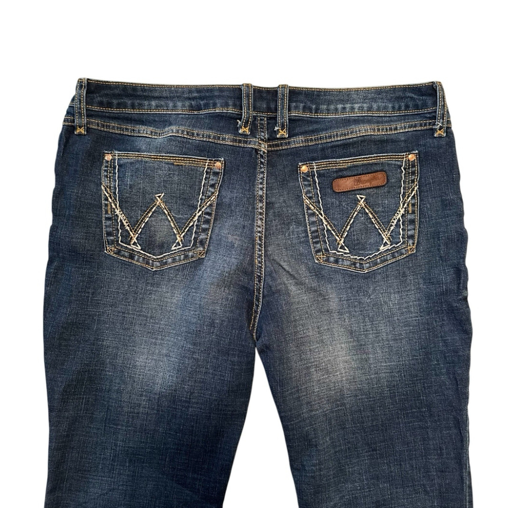 Wrangler Bootcut Jeans Raw Hem Womens 15/16 X 34 Mid-Rise Zip Distressed Denim - Picture 3 of 16